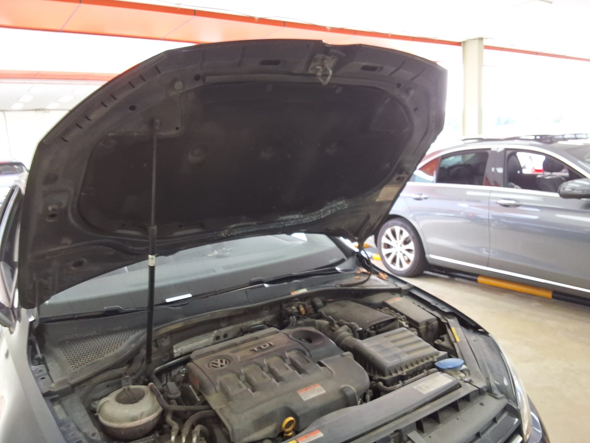 فولكس فاجن جولف (7Th Gen) 2.0 TDI بريميوم 2015 بريميوم
