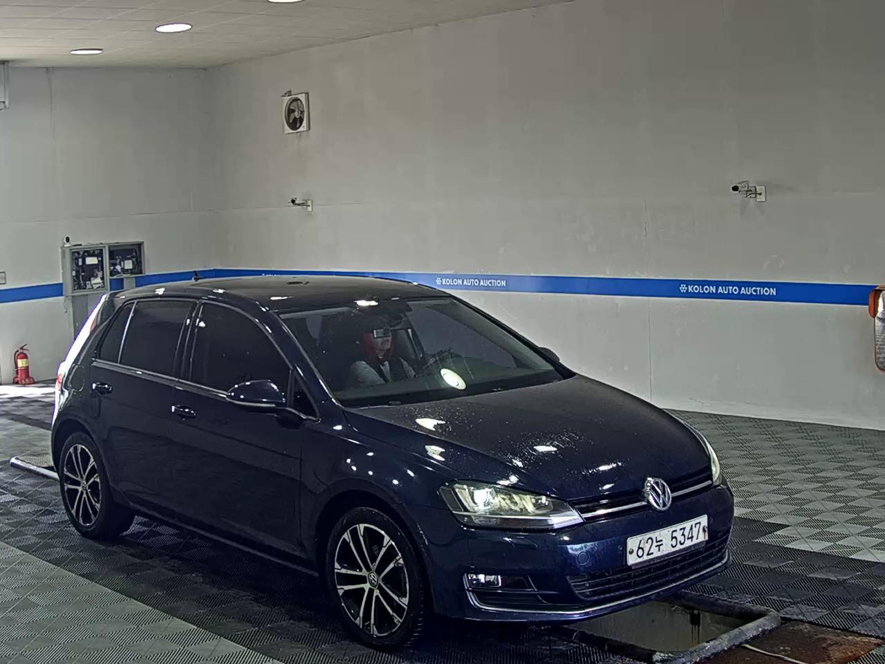 فولكس فاجن جولف (7Th Gen) 2.0 TDI بريميوم 2015 بريميوم