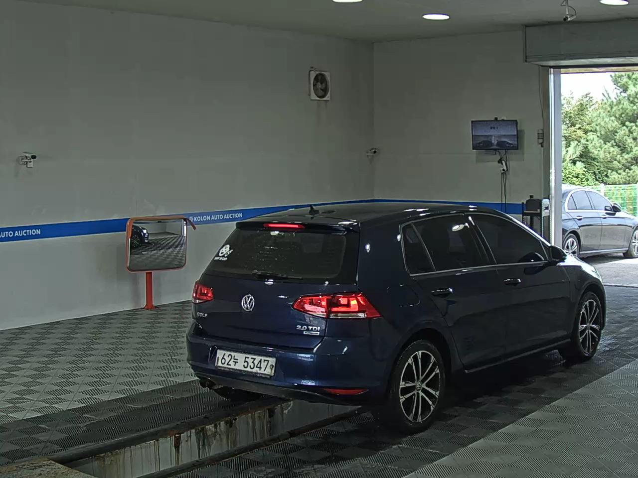فولكس فاجن جولف (7Th Gen) 2.0 TDI بريميوم 2015 بريميوم