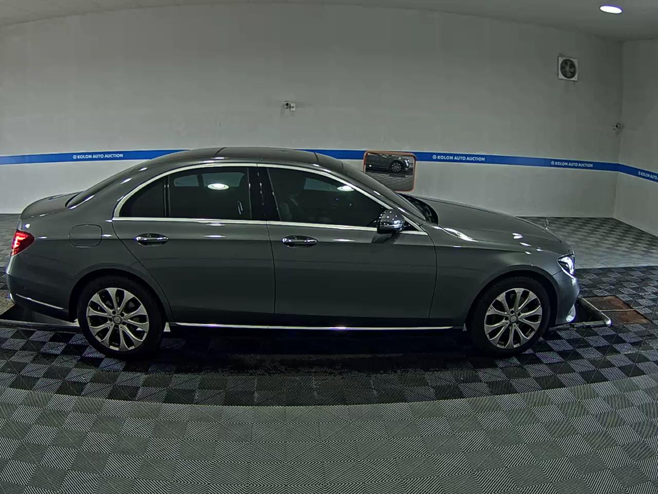 مرسيدس بنز E Class (5Th Gen) E300 إكسكلوسيف 2017 إكسكلوسيف