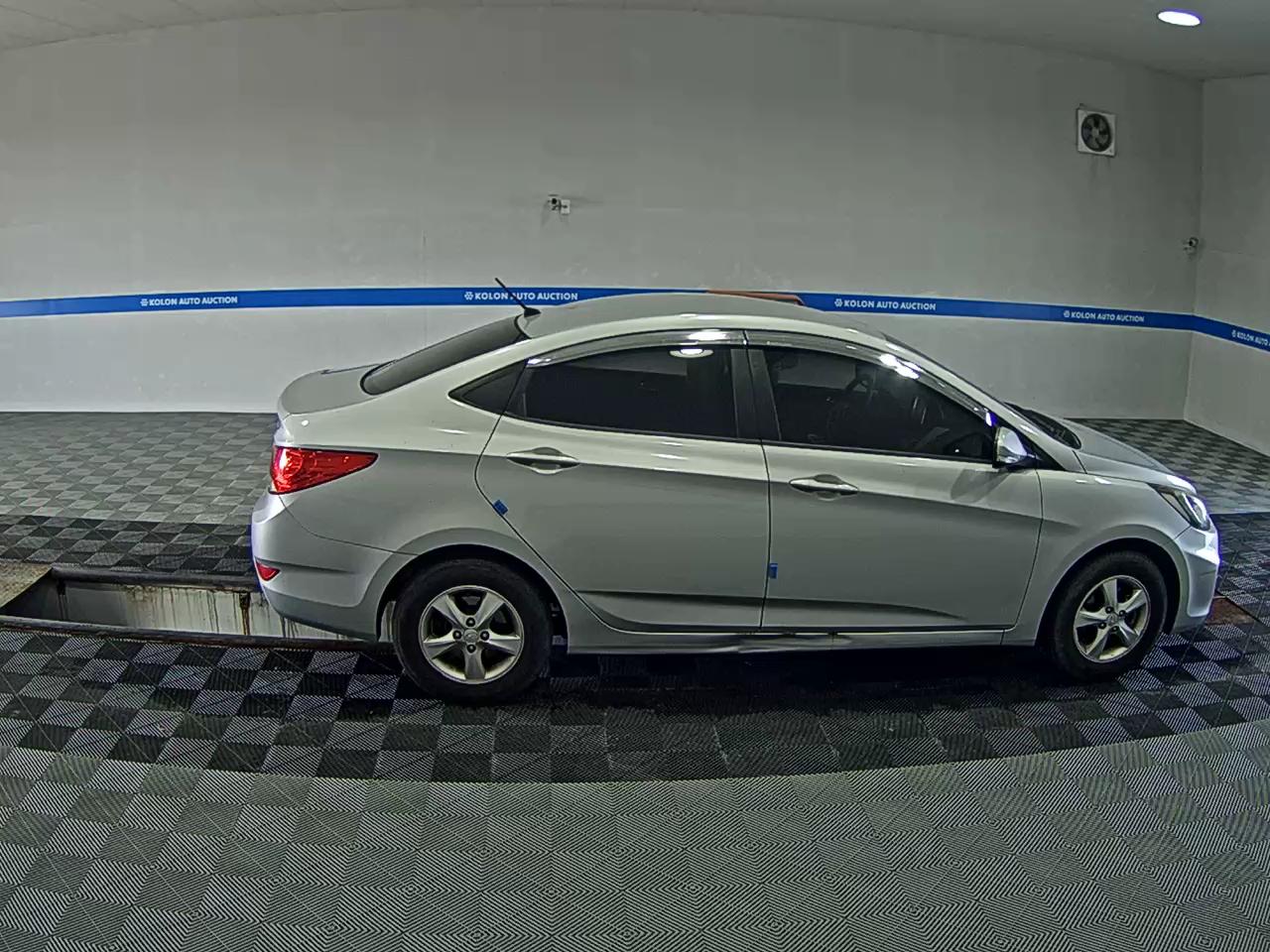 هيونداي جديد أكسنت 1.4 Vvt Premier 2011 PREMIER