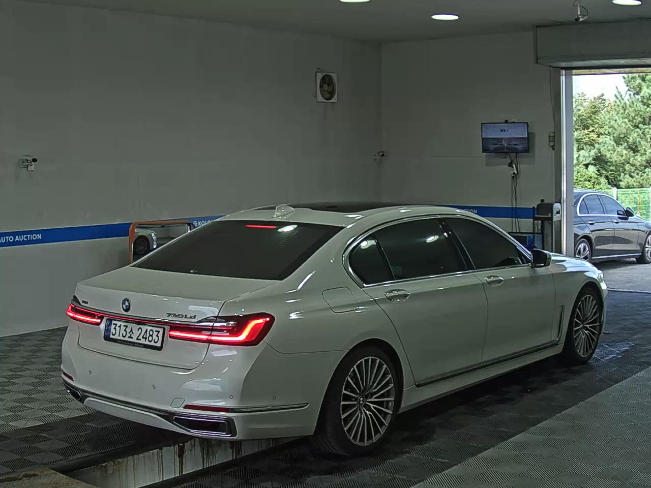 بي إم دبليو 7 Series (6Th Gen) 730Ld إكس درايف Design Pure Excellence 2021 730Ld