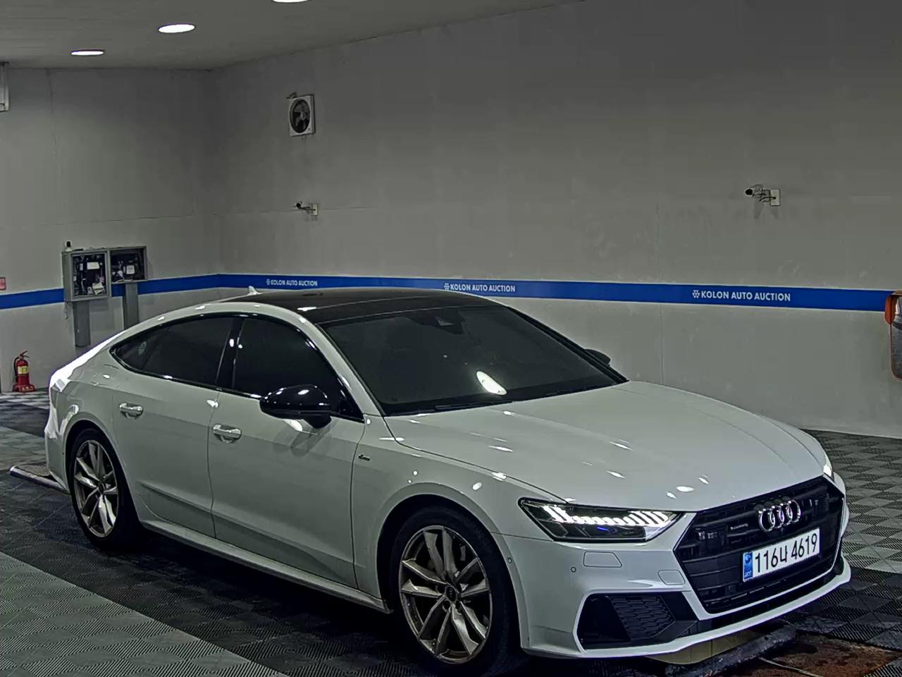 أودي إيه 7 (2Nd Gen) 55 Tfsi E كواترو بريميوم 2023 بريميوم