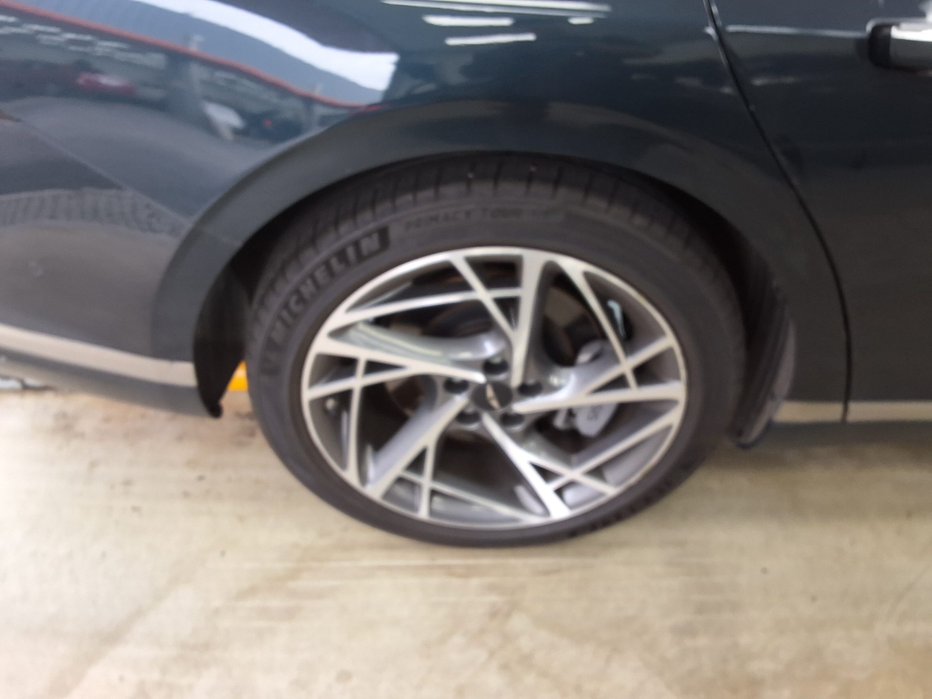 جينيسيس جينيسيس G90 2022 TURBO دفع رباعي BASE