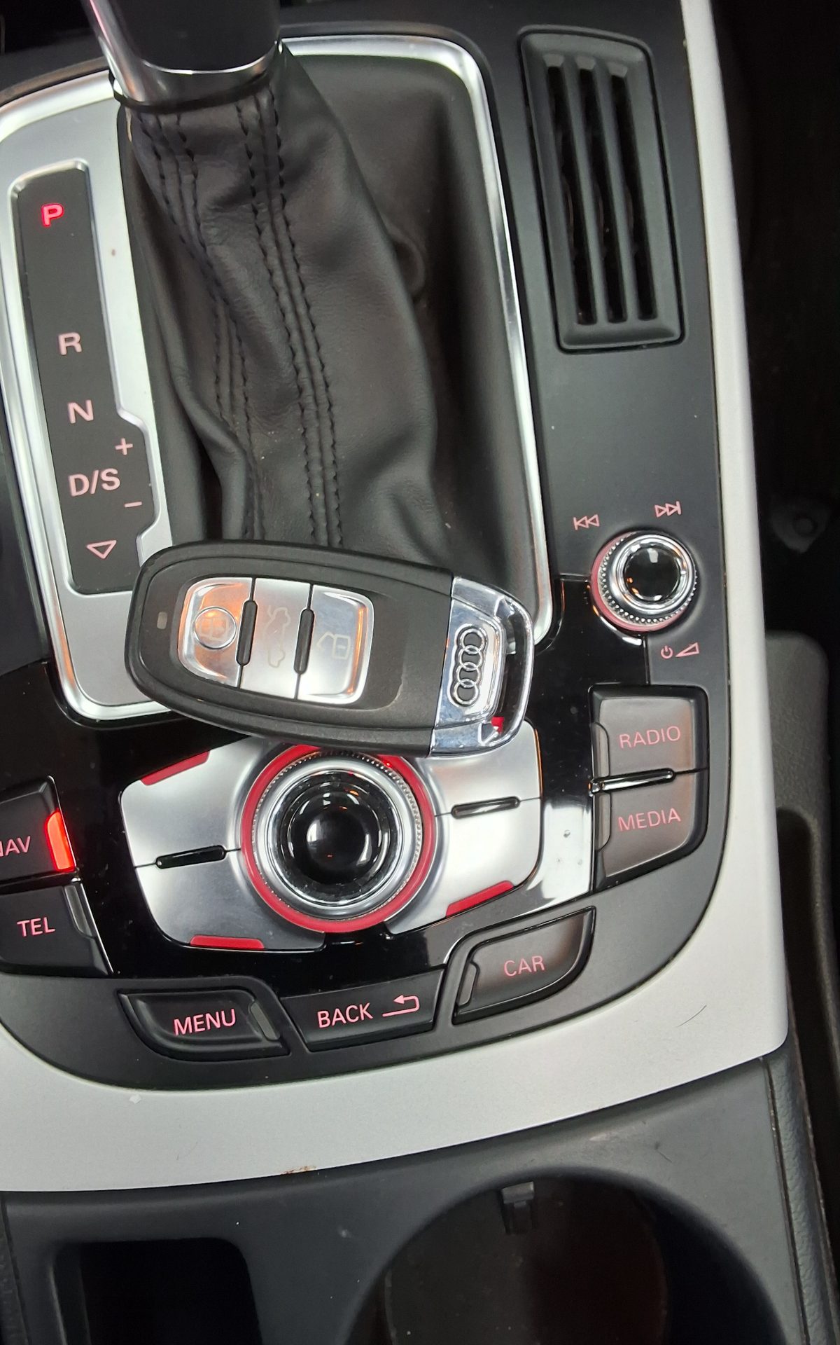 أودي إيه 4 (4Th Gen) 30 TDI Dynamic 2015