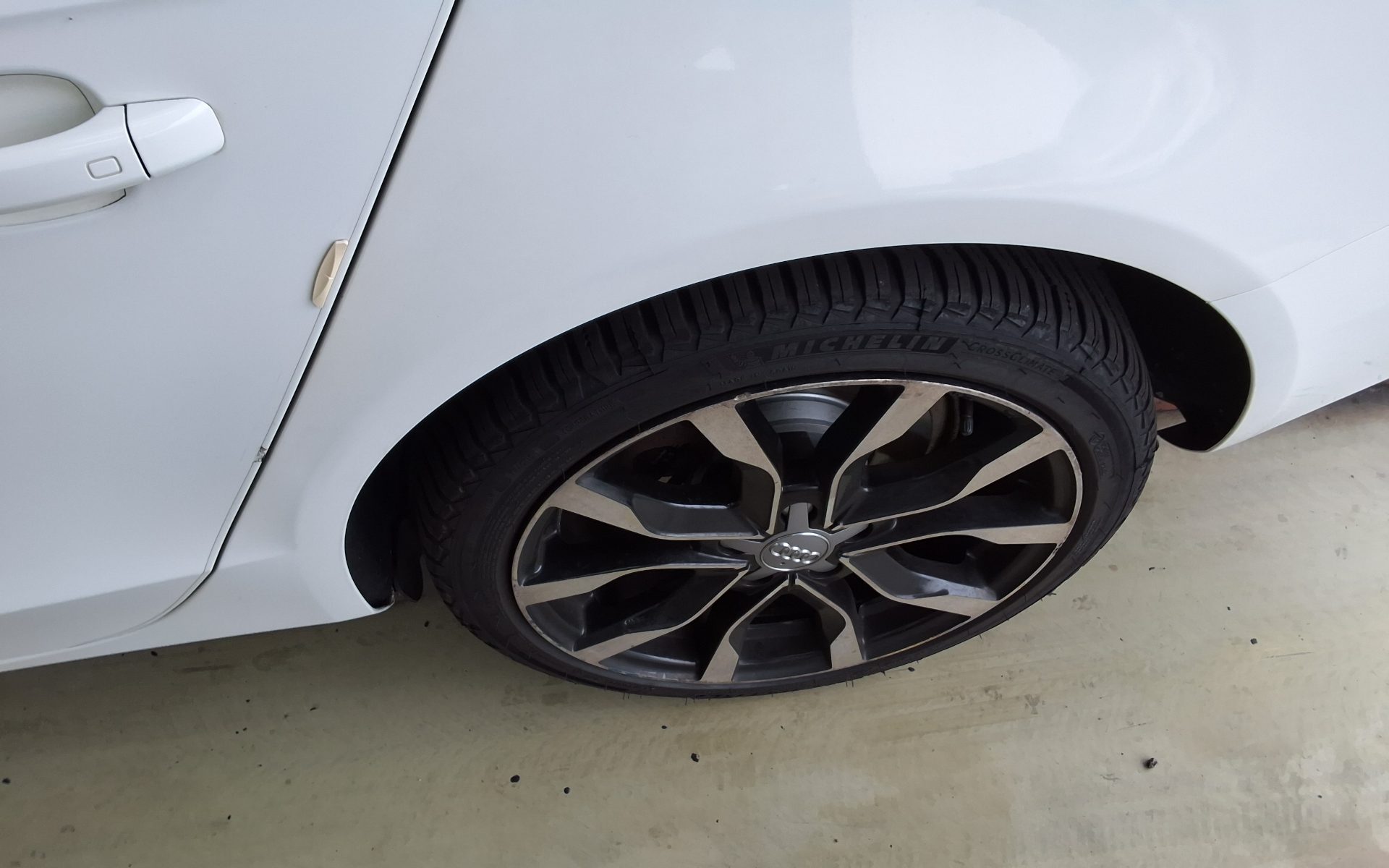 أودي إيه 4 (4Th Gen) 30 TDI Dynamic 2015