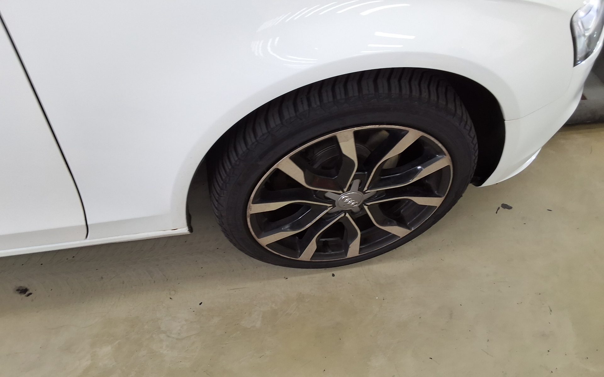 أودي إيه 4 (4Th Gen) 30 TDI Dynamic 2015