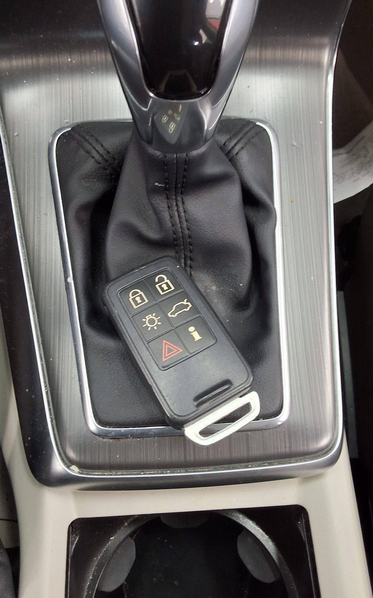 فولفو V40 (2Nd Gen) D2 بريميوم 2015 بريميوم