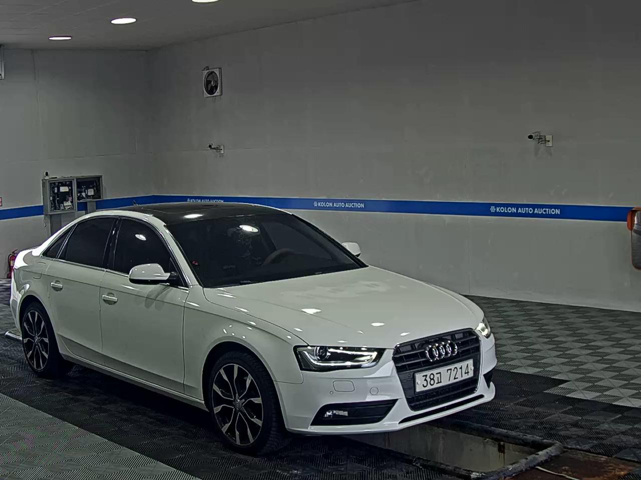 أودي إيه 4 (4Th Gen) 30 TDI Dynamic 2015