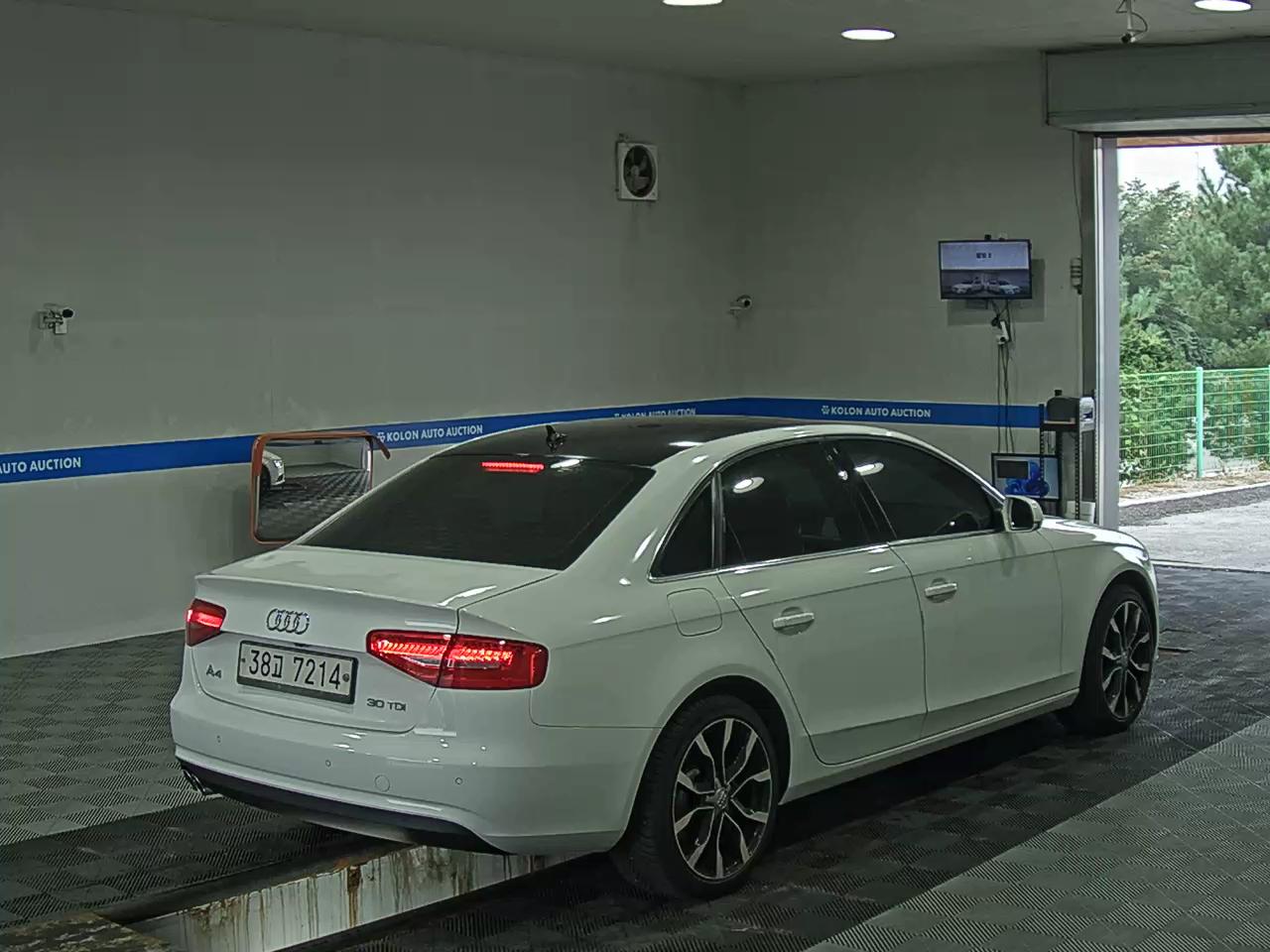 أودي إيه 4 (4Th Gen) 30 TDI Dynamic 2015