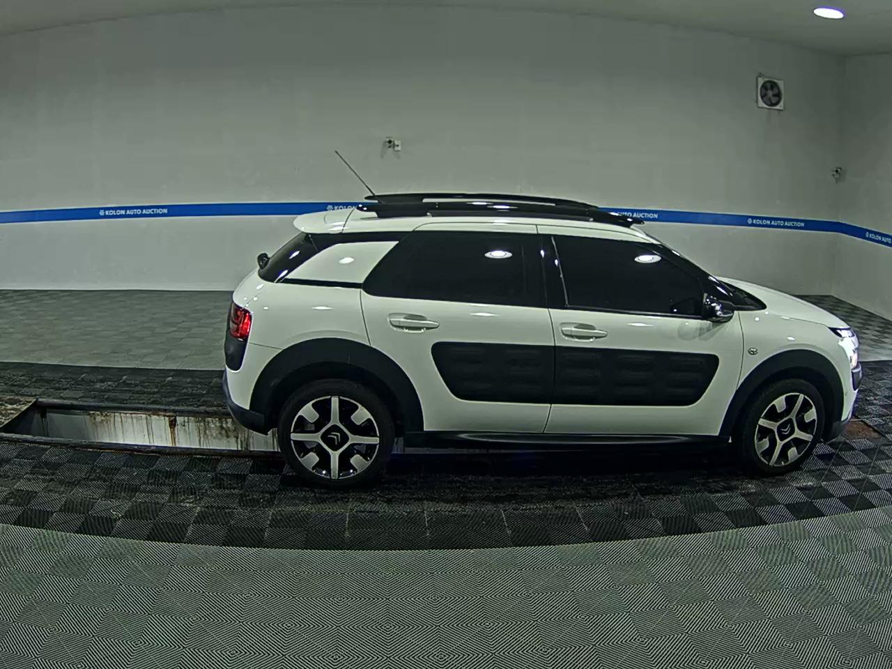 سيتروين C4 Cactus 1.6 Bluehdi Live 2017