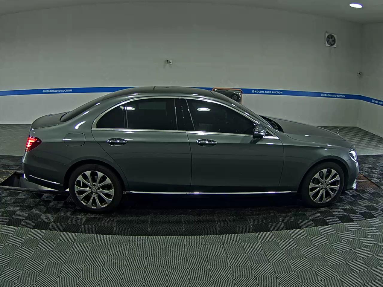 مرسيدس بنز E Class (5Th Gen) E300 إكسكلوسيف 2017 إكسكلوسيف