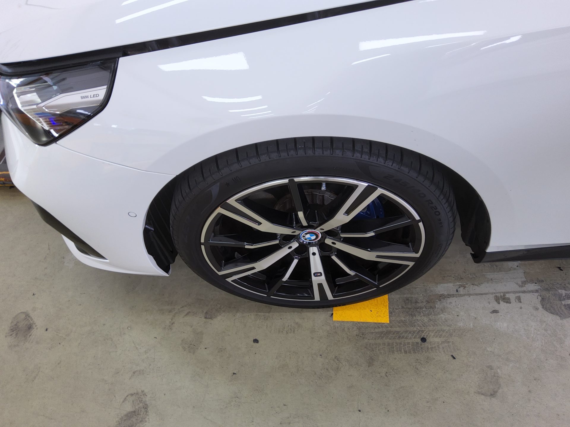 بي إم دبليو 5 Series (8Th Gen) 530I إكس درايف M Sport Pack 2025 SPORT