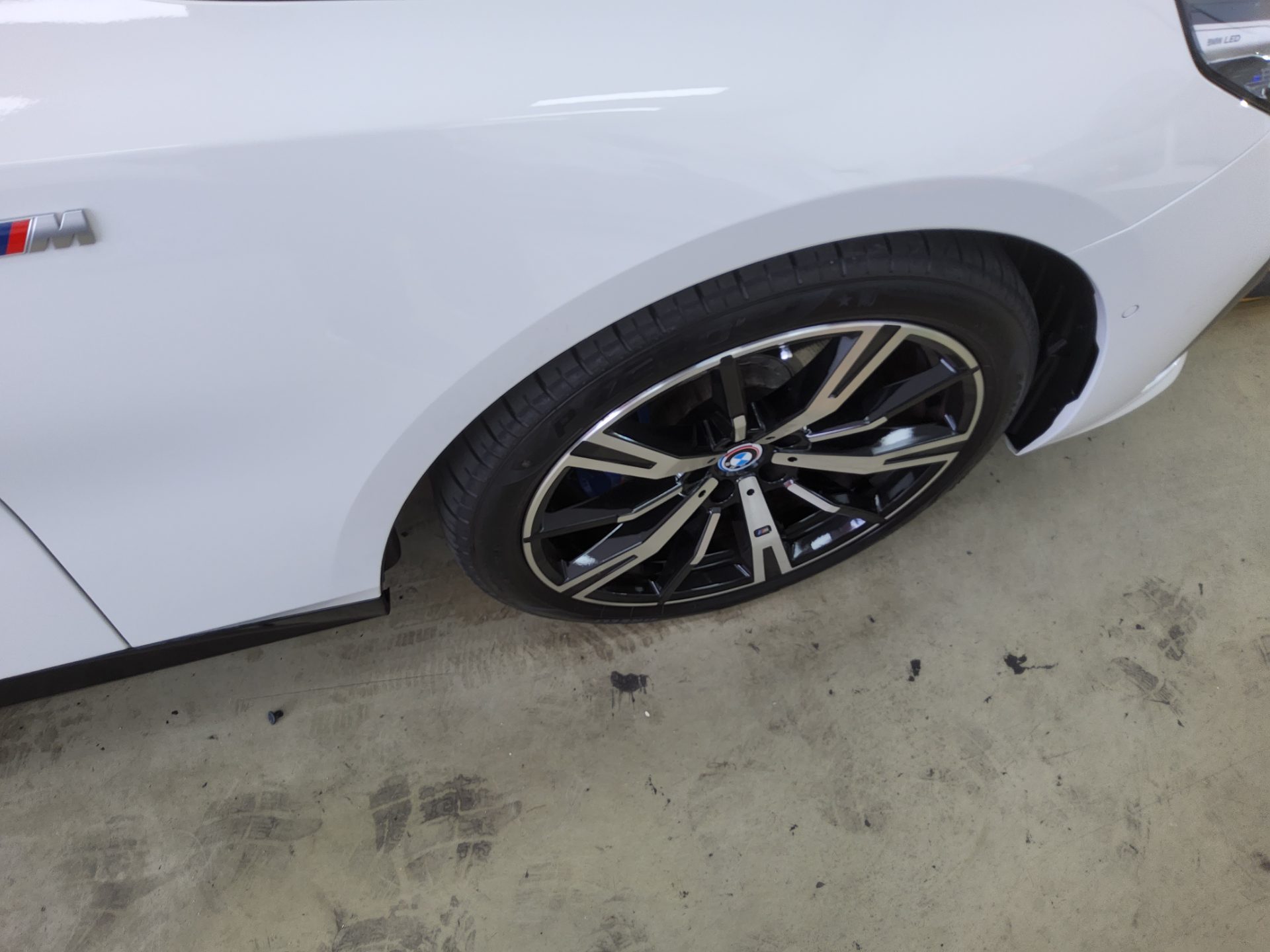 بي إم دبليو 5 Series (8Th Gen) 530I إكس درايف M Sport Pack 2025 SPORT