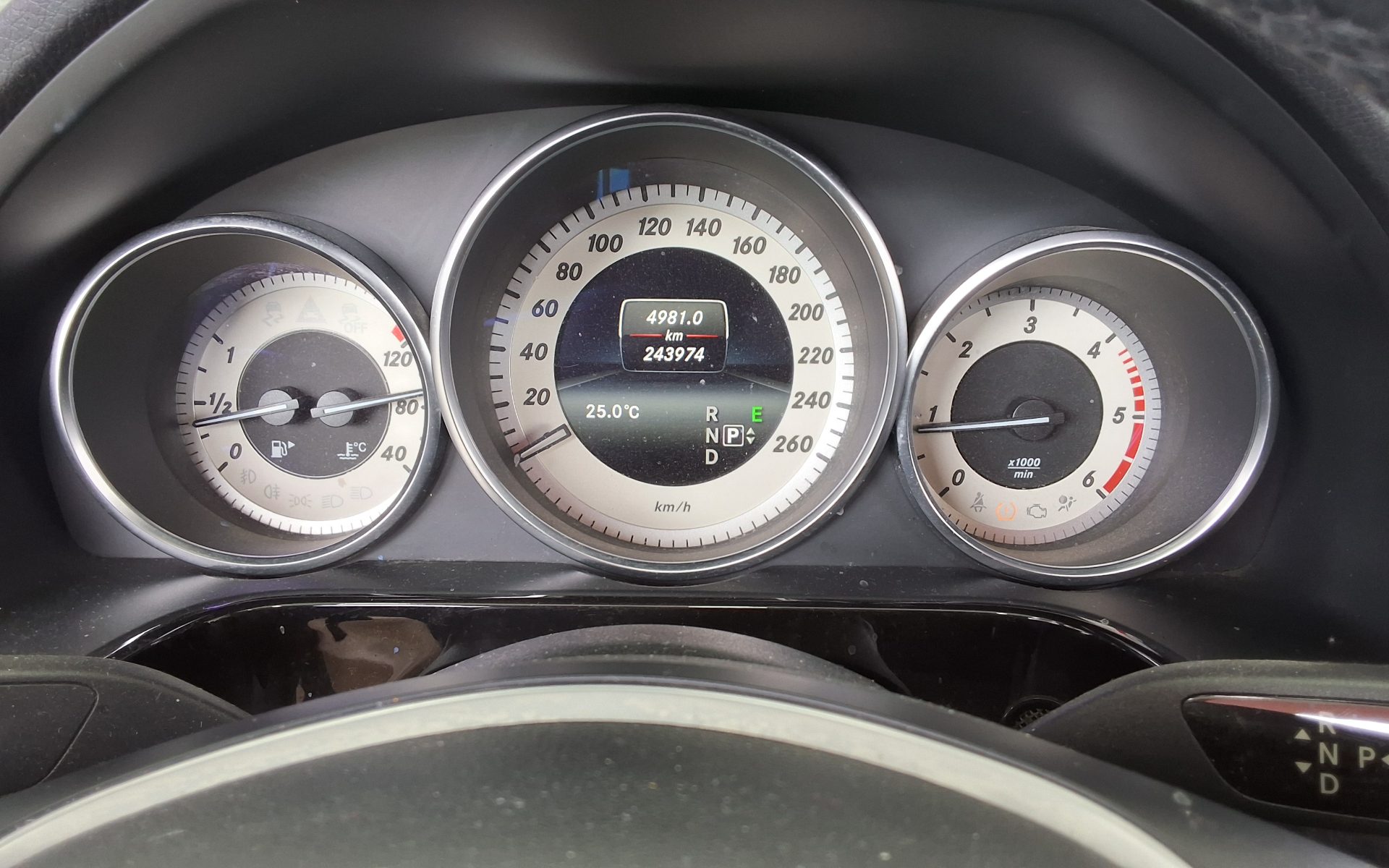 مرسيدس بنز E Class (4Th Gen) E220 Cdi Avantgarde 2014 E220