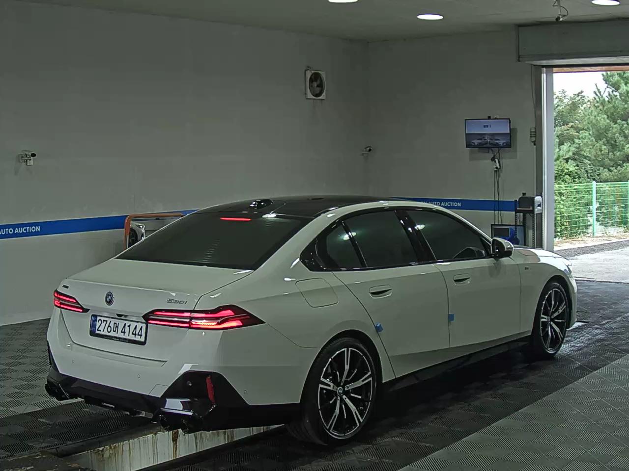 بي إم دبليو 5 Series (8Th Gen) 530I إكس درايف M Sport Pack 2025 SPORT