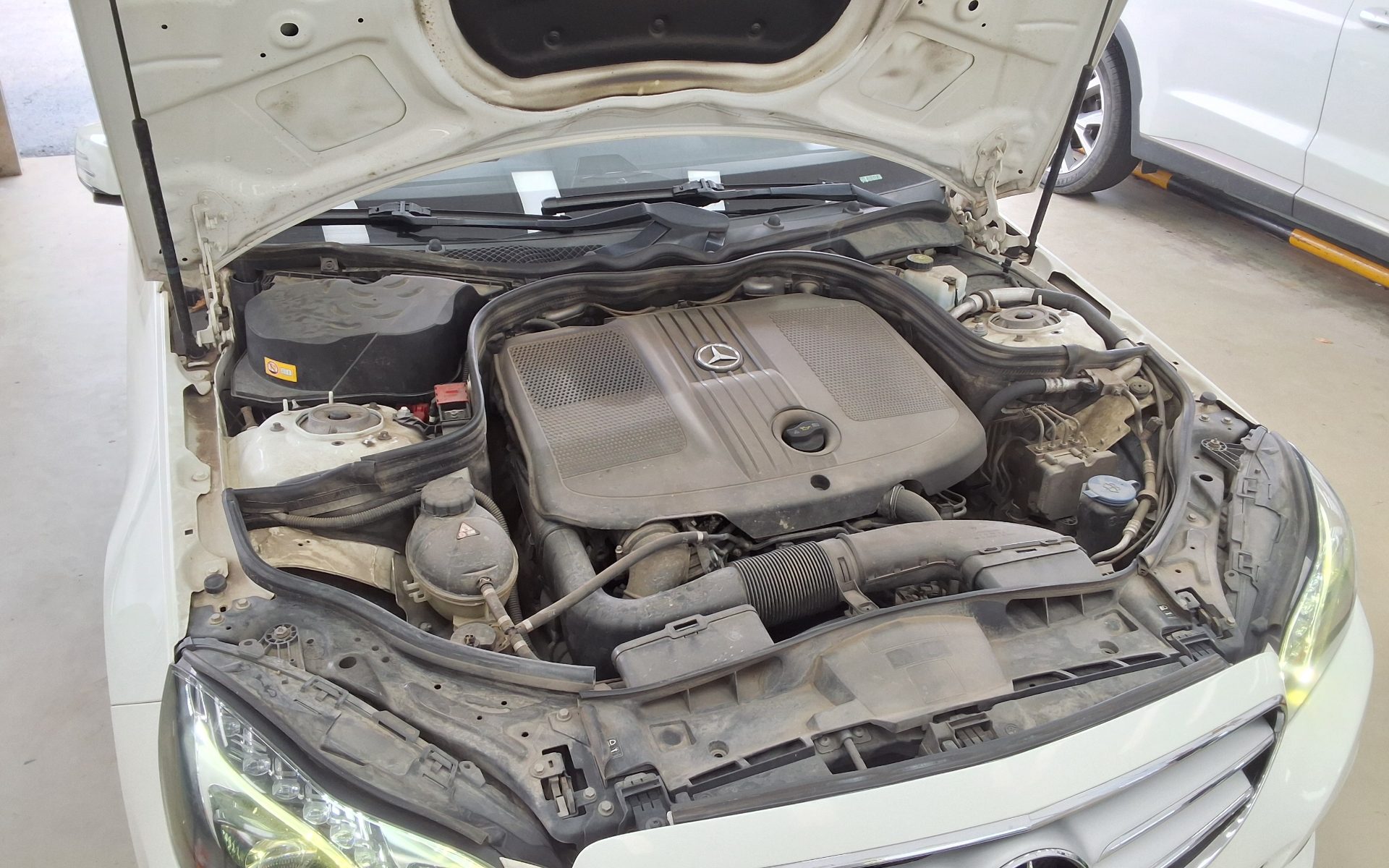 مرسيدس بنز E Class (4Th Gen) E220 Cdi Avantgarde 2014 E220