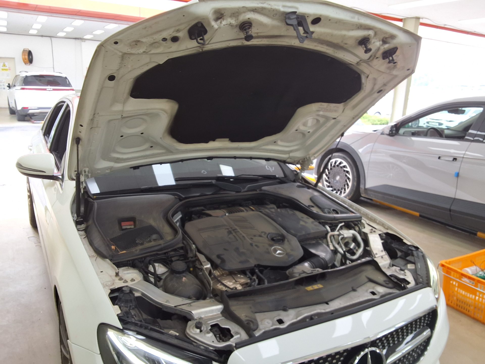 مرسيدس بنز E Class (5Th Gen) E220D Avantgarde 2019 E220d