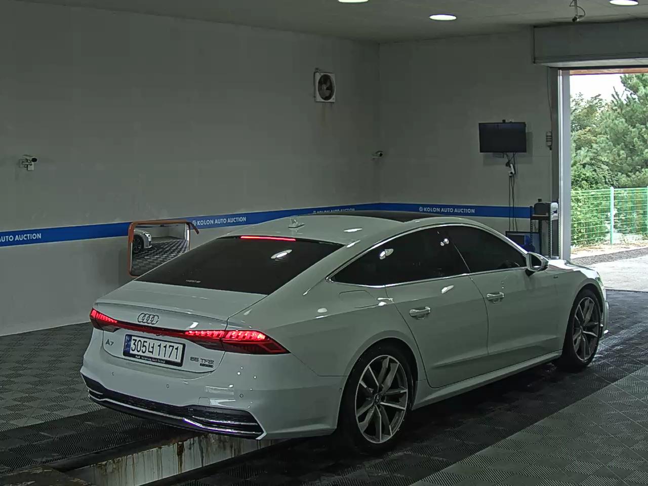أودي إيه 7 (2Nd Gen) 55 Tfsi كواترو بريميوم 2020 بريميوم