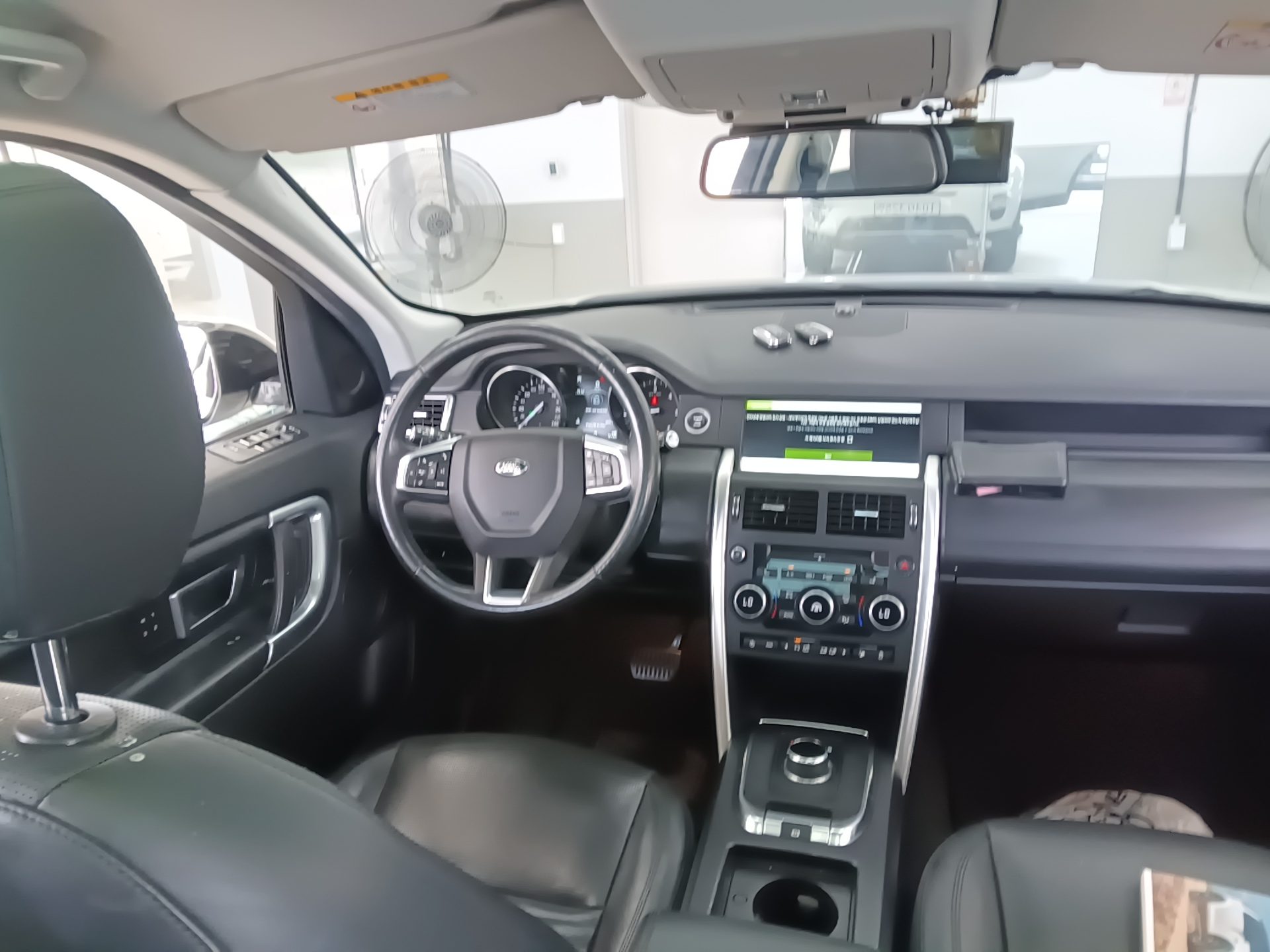 لاند روفر Rover Discovery Sport 2.0 Td4 Hse لكجري 2019 SPORT فاخر