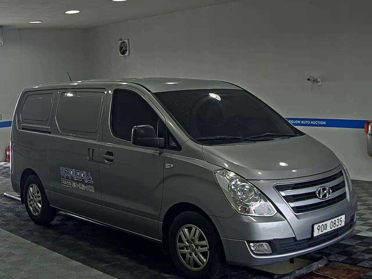 هيونداي جراند ستاركس 3 Seater ديزل فان سمارت 2018 VAN SMART