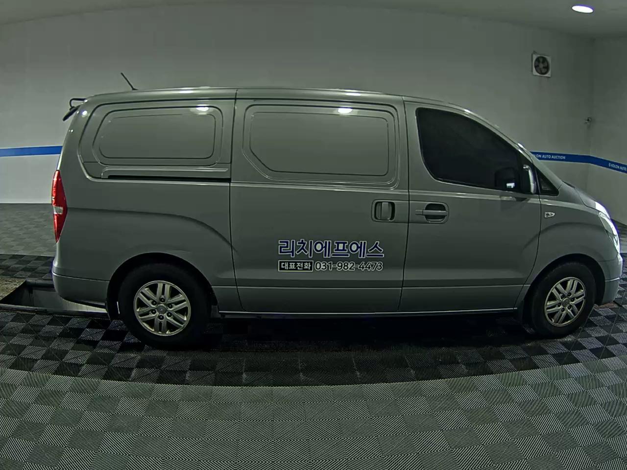 هيونداي جراند ستاركس 3 Seater ديزل فان سمارت 2018 VAN SMART