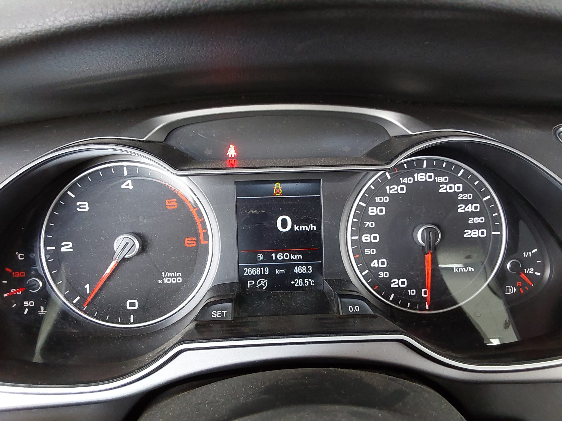 أودي إيه 4 (4Th Gen) 30 TDI Dynamic 2015