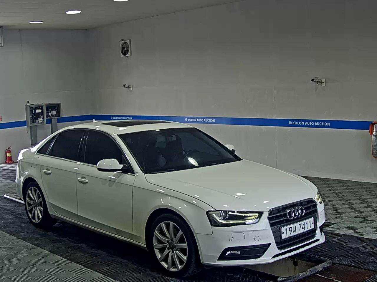 أودي إيه 4 (4Th Gen) 30 TDI Dynamic 2015