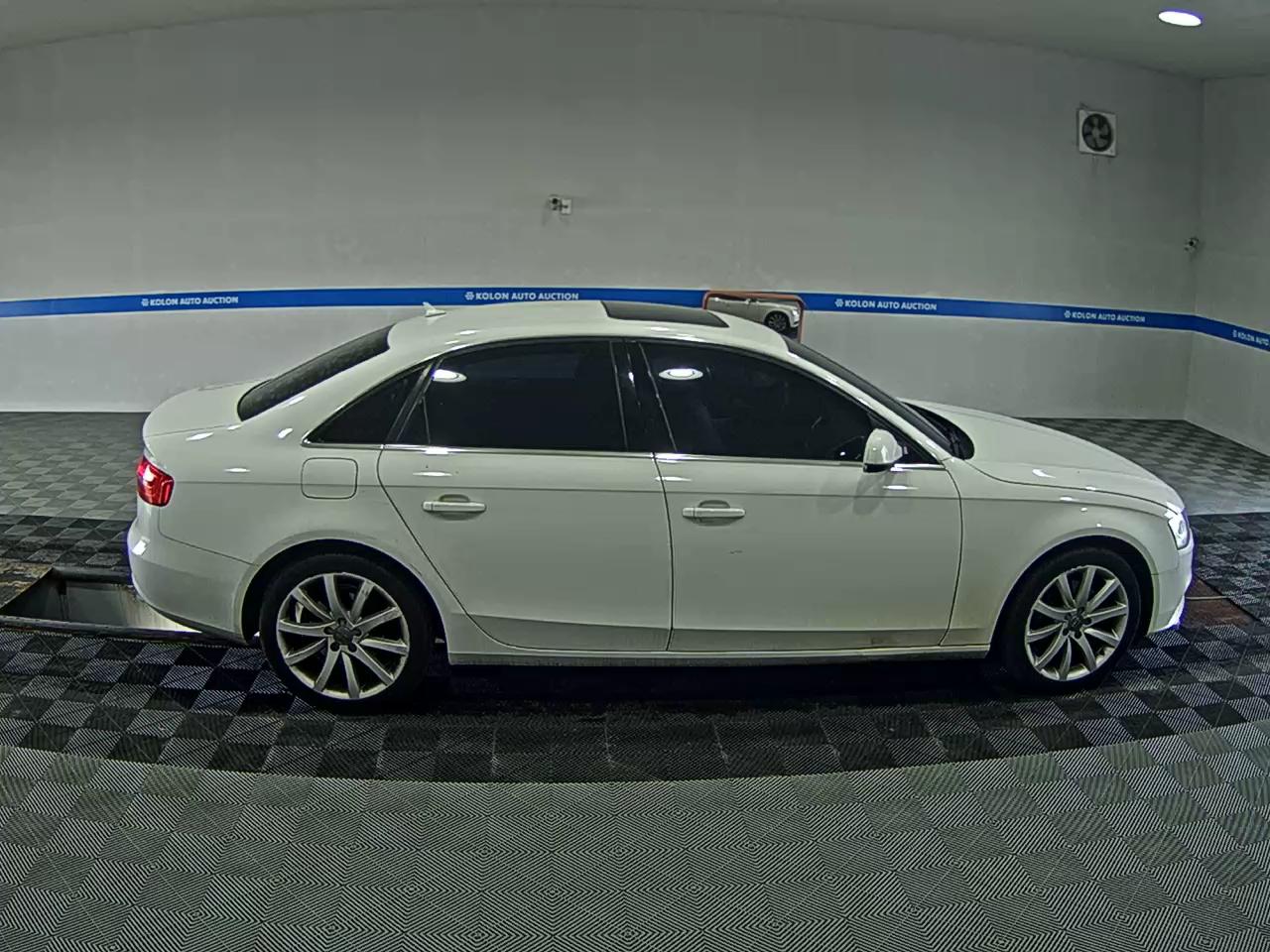 أودي إيه 4 (4Th Gen) 30 TDI Dynamic 2015