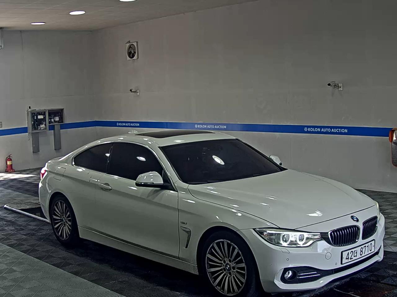 بي إم دبليو 4 Series (1St Gen) كوبيه 420D لكجري 2014 فاخر