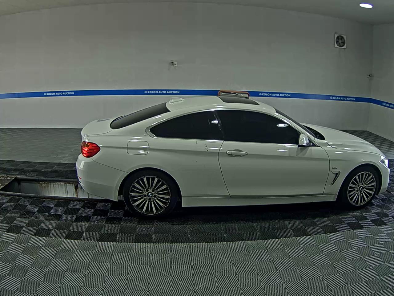 بي إم دبليو 4 Series (1St Gen) كوبيه 420D لكجري 2014 فاخر