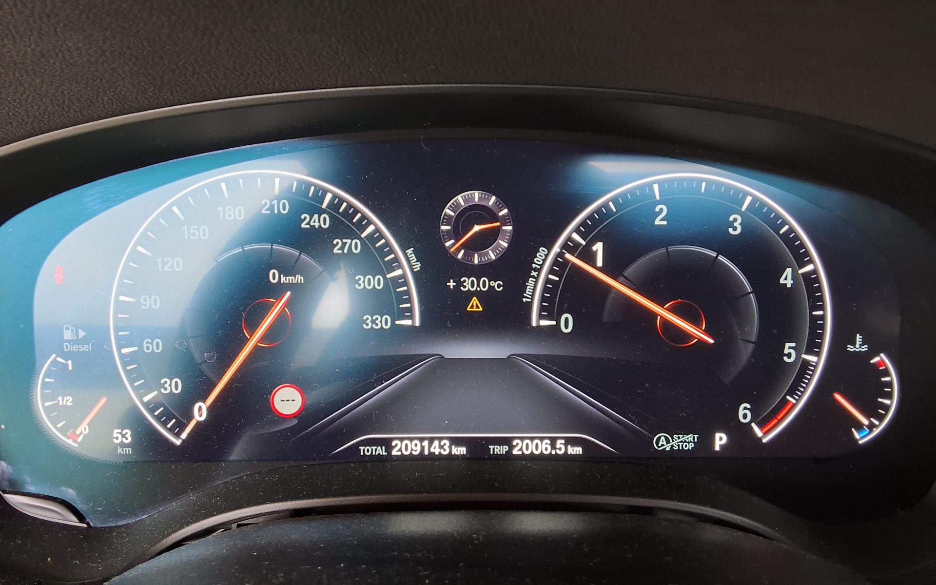 بي إم دبليو 5 Series (7Th Gen) 520D لكجري Line بلس 2019 فاخر LINE PLUS