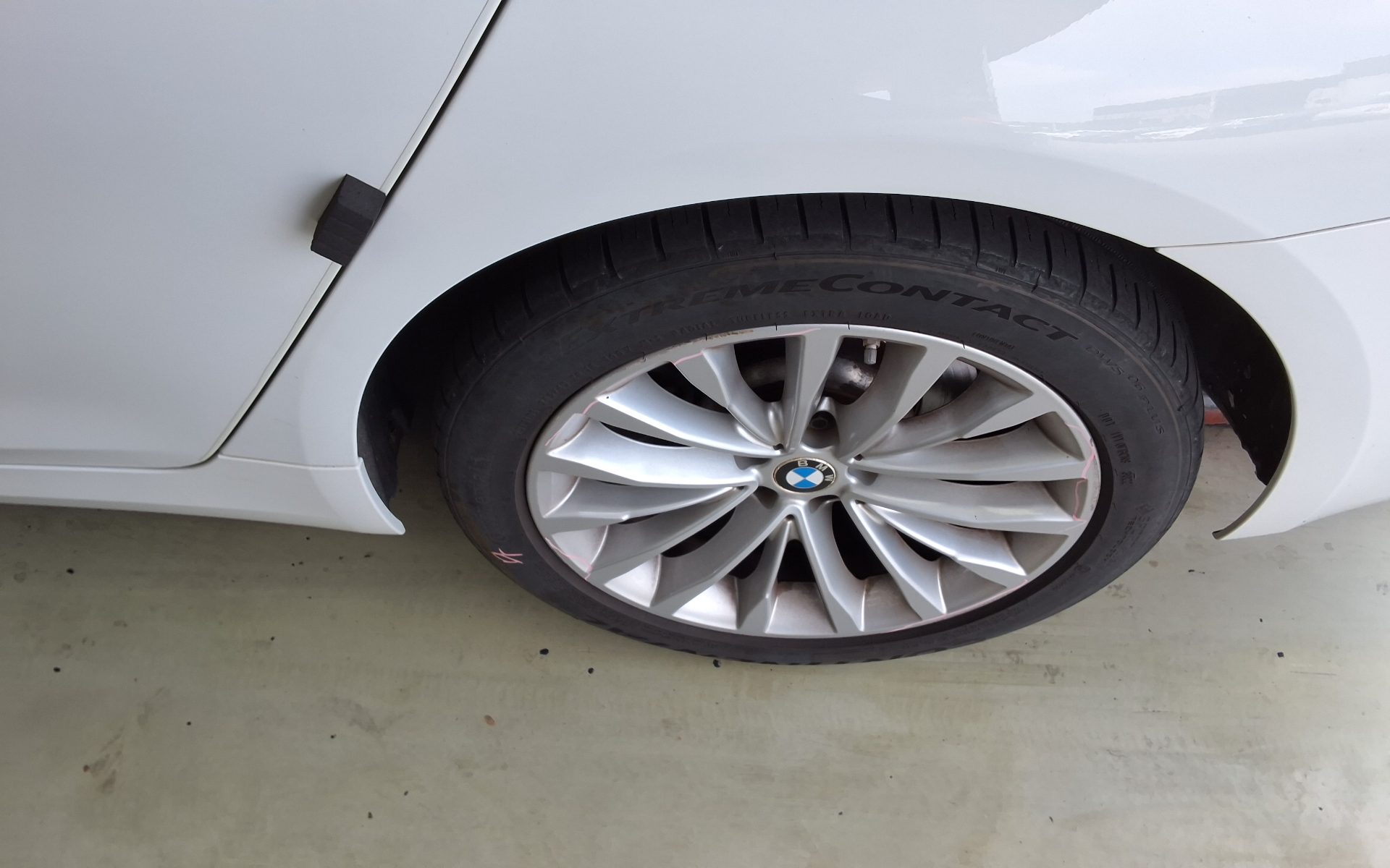 بي إم دبليو 5 Series (7Th Gen) 520D لكجري Line بلس 2019 فاخر LINE PLUS