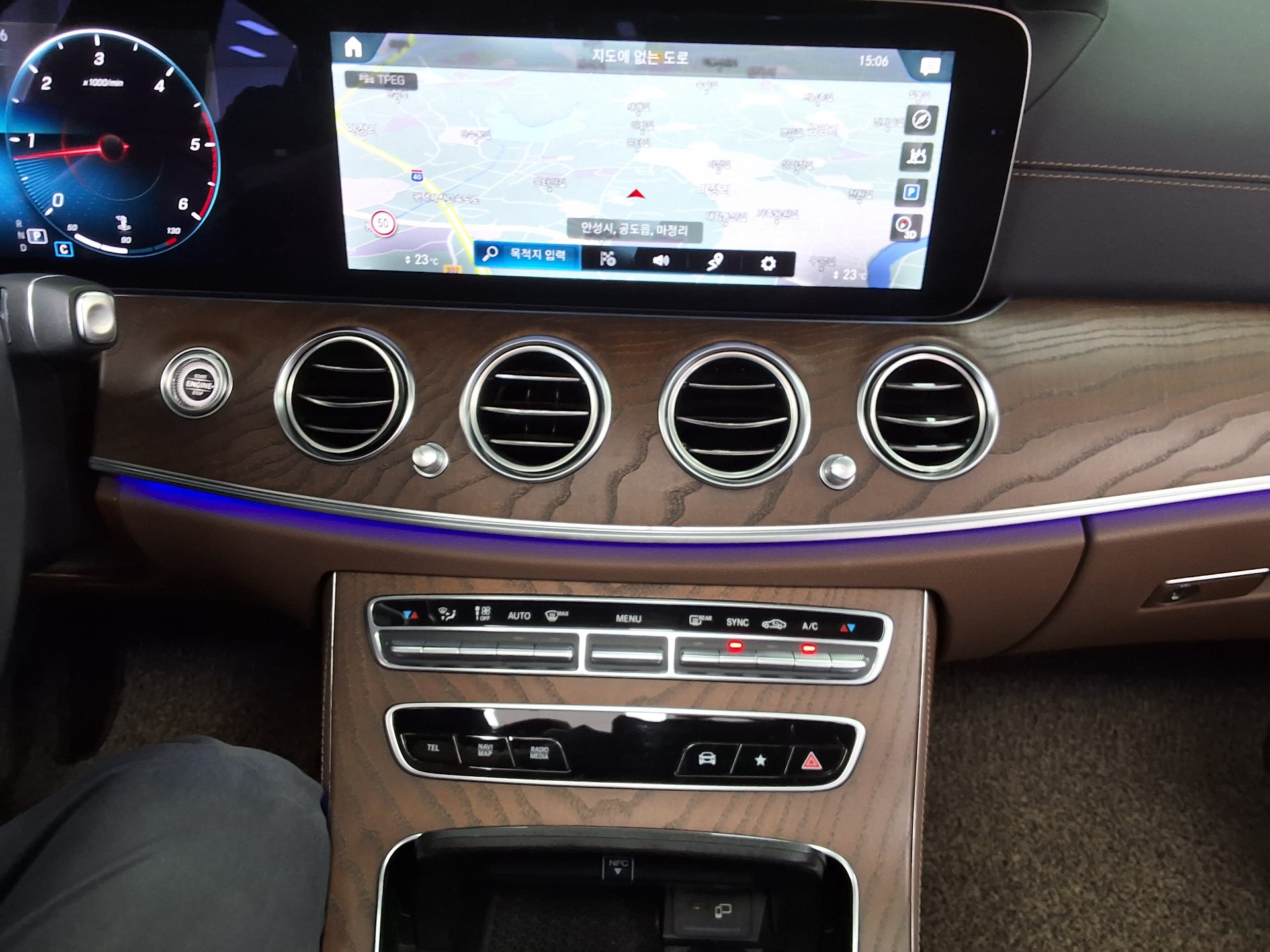 مرسيدس بنز E Class (5Th Gen) E220D فورماتيك إكسكلوسيف 2021 E220d 4MATIC إكسكلوسيف
