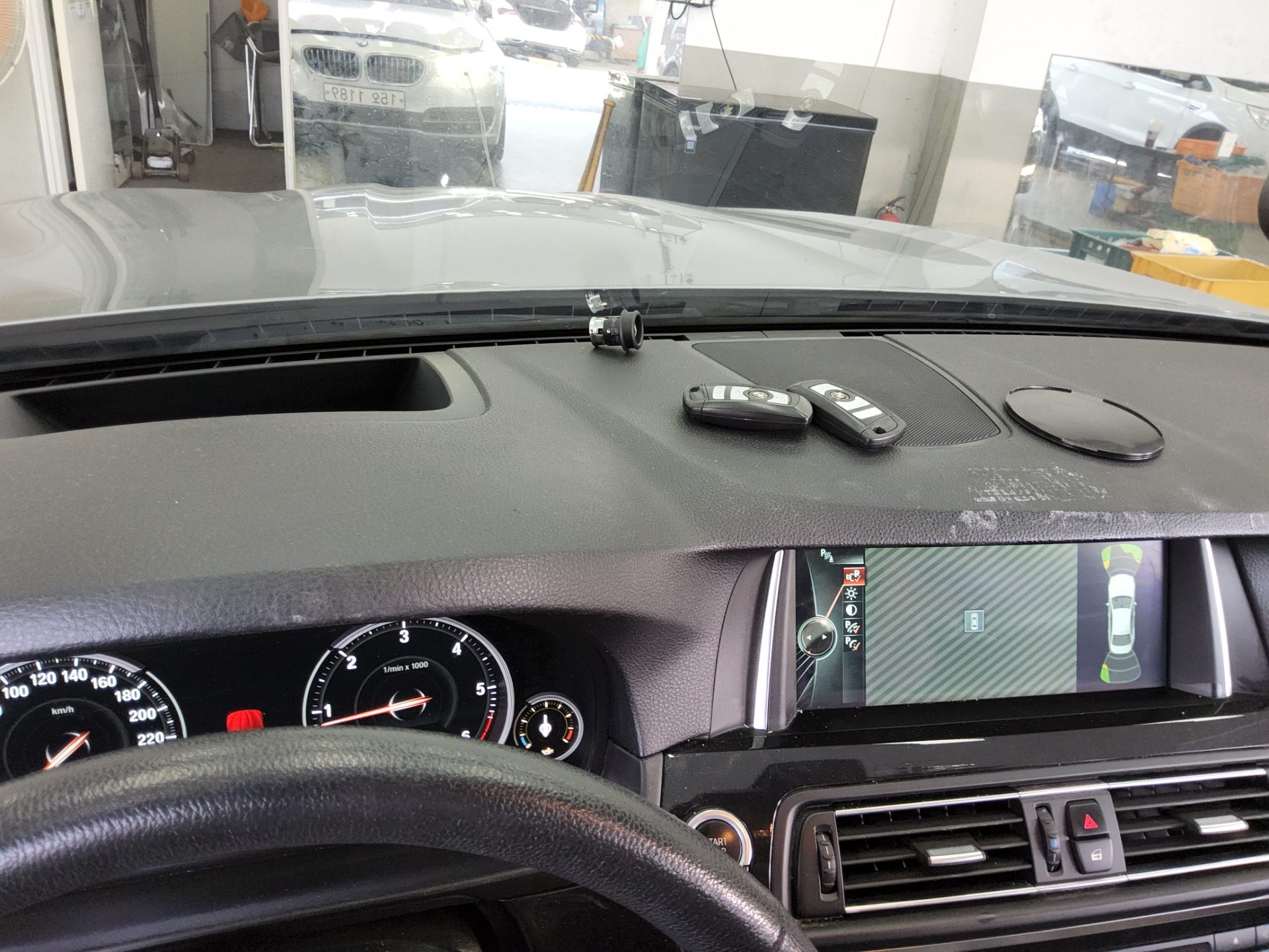 بي إم دبليو 5 Series (6Th Gen) 520D إكس درايف 2014 520d