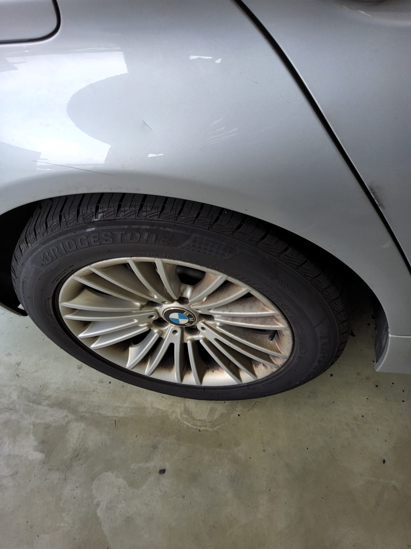 بي إم دبليو 5 Series (6Th Gen) 520D إكس درايف 2014 520d