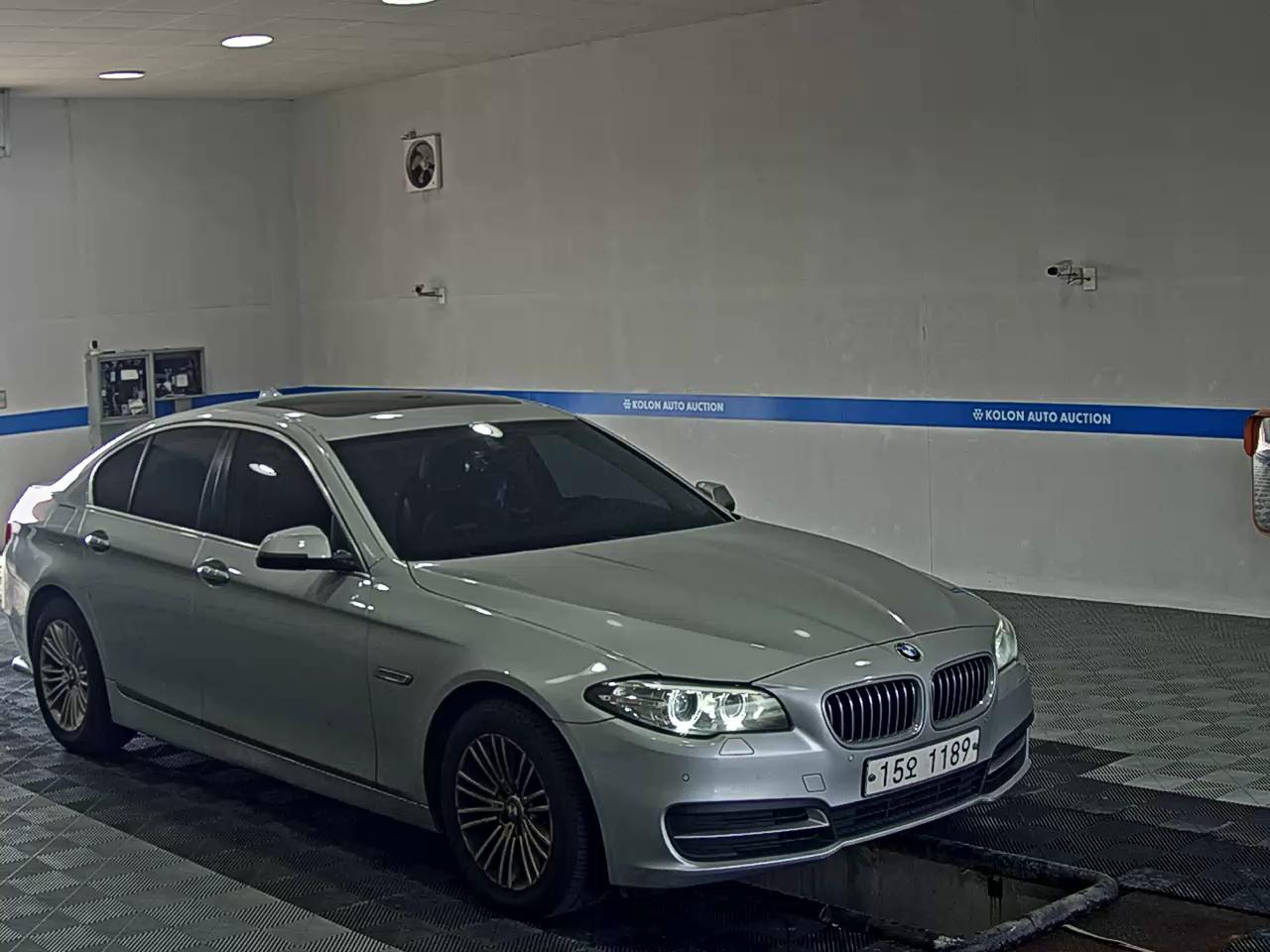 بي إم دبليو 5 Series (6Th Gen) 520D إكس درايف 2014 520d