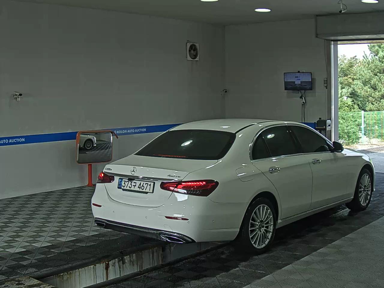 مرسيدس بنز E Class (5Th Gen) E220D فورماتيك إكسكلوسيف 2021 E220d 4MATIC إكسكلوسيف