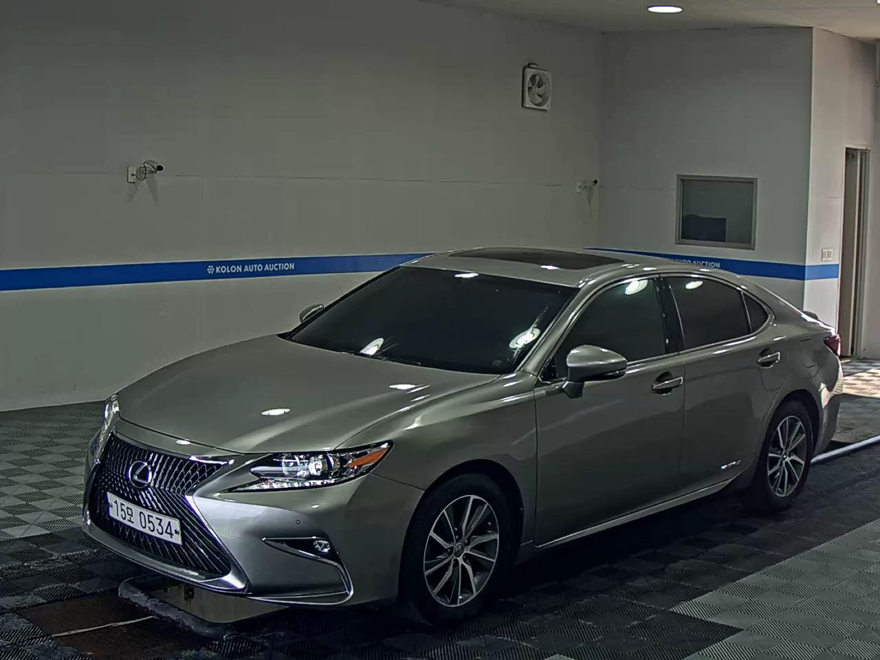 Lexus ES