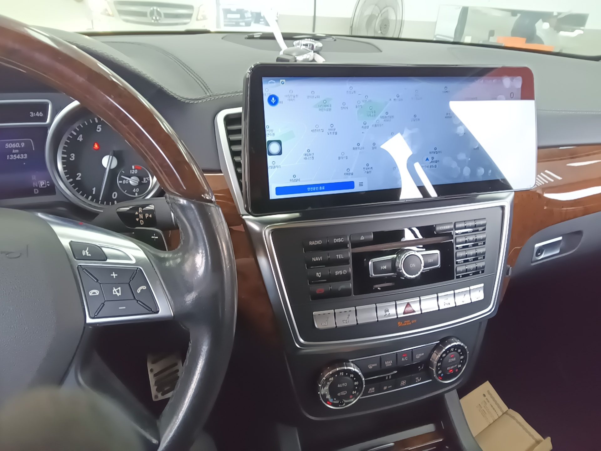 مرسيدس بنز Gl Class (2Nd Gen) Gl550 فورماتيك 2015 4MATIC