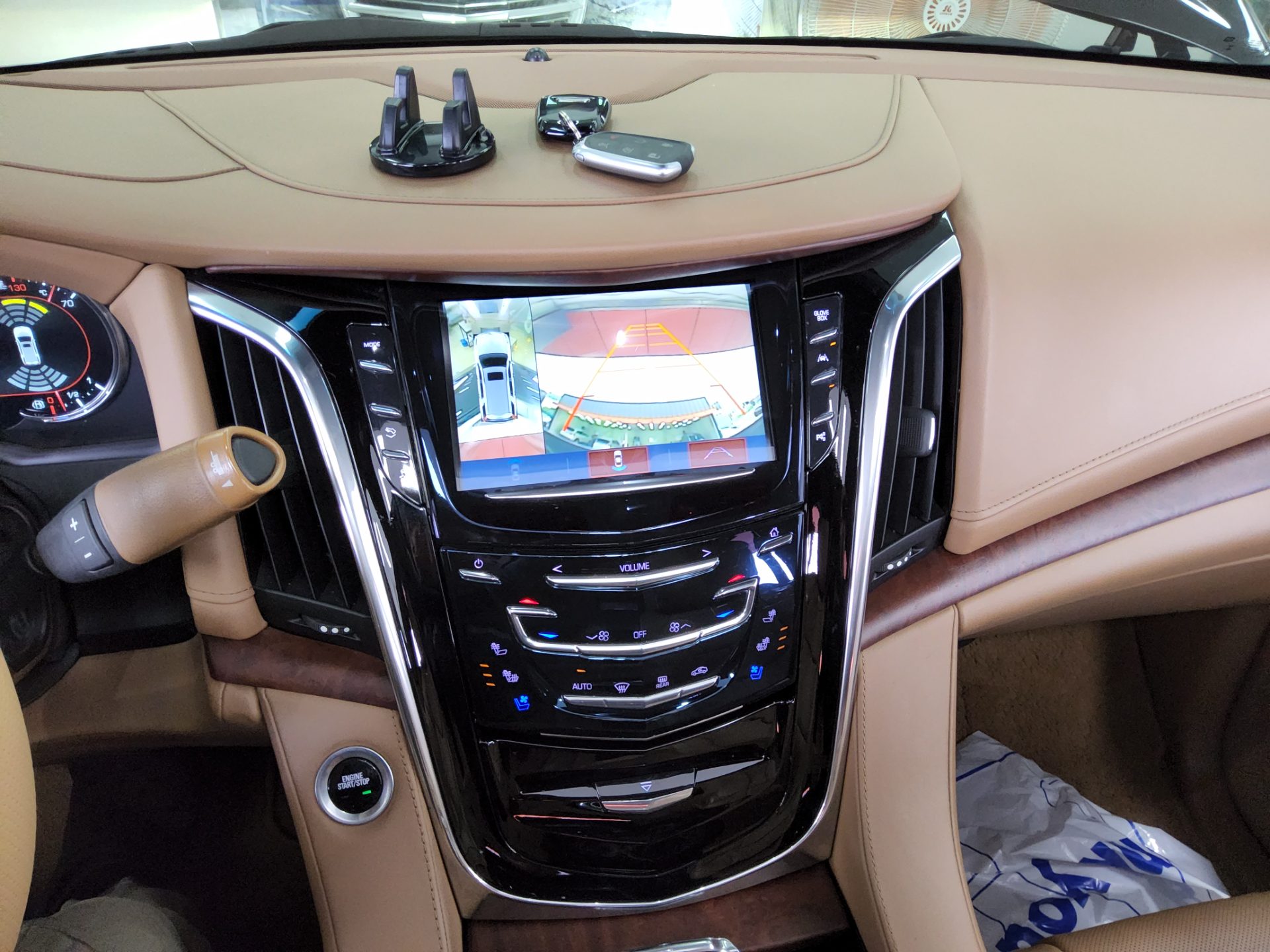 كاديلاك Escalade (4Th Gen) 6.2 V8 Esv 2017