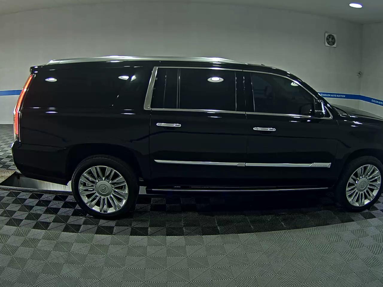 كاديلاك Escalade (4Th Gen) 6.2 V8 Esv 2017