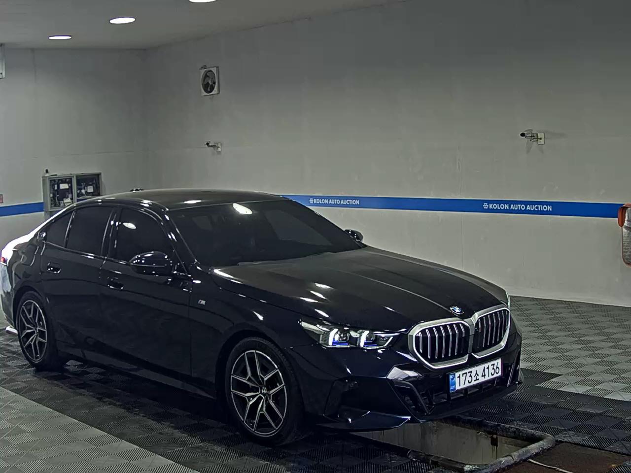 بي إم دبليو 5 Series (8Th Gen) 520I M Sport Pack 2025 SPORT