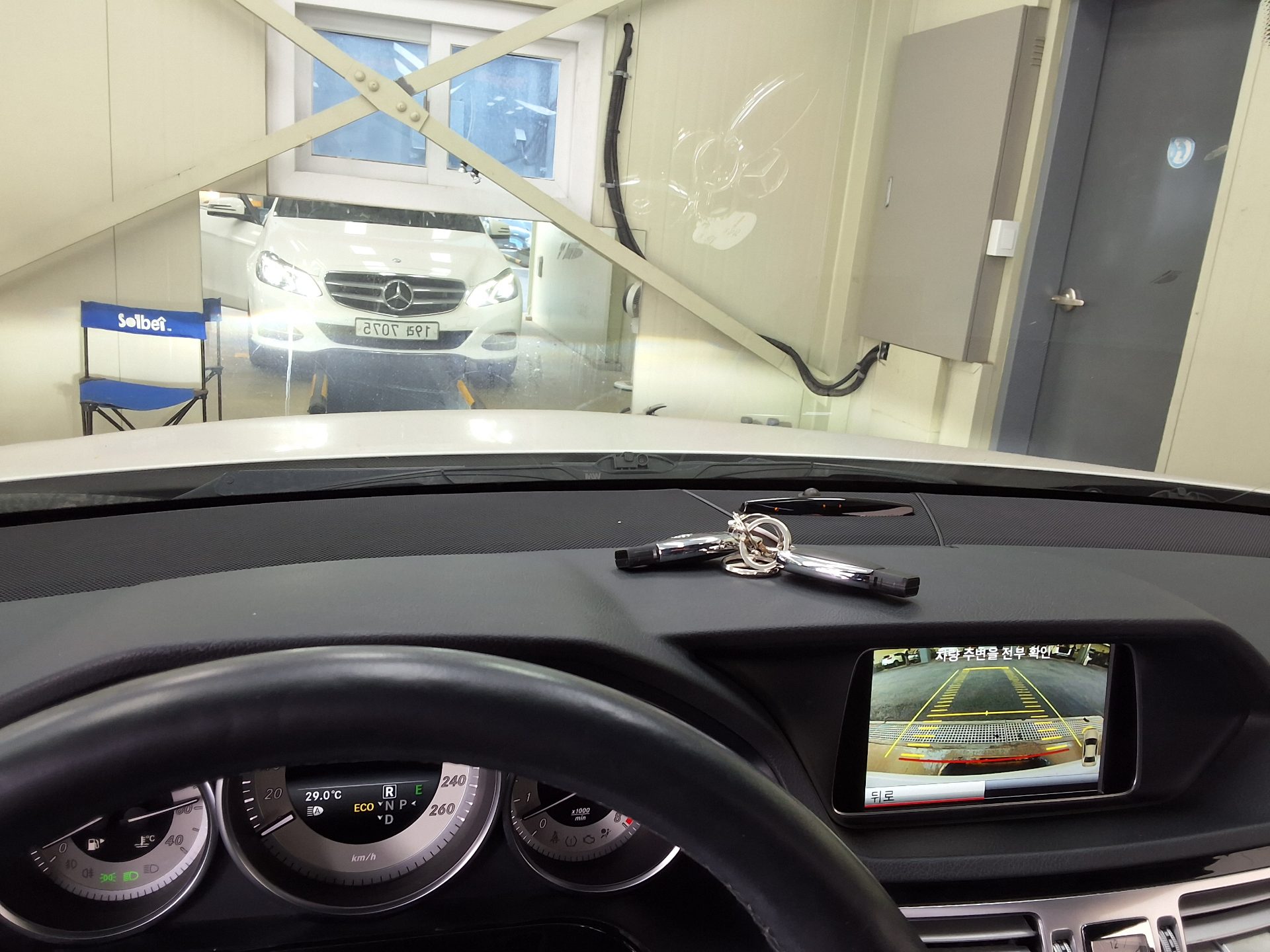 مرسيدس بنز E Class (4Th Gen) E300 فورماتيك Avantgarde 2014 4MATIC