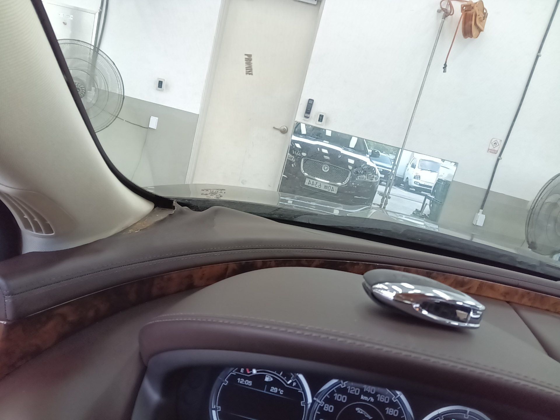 جاكوار Xj (8Th Gen) 5.0 Lwb بريميوم لكجري 2010 بريميوم فاخر