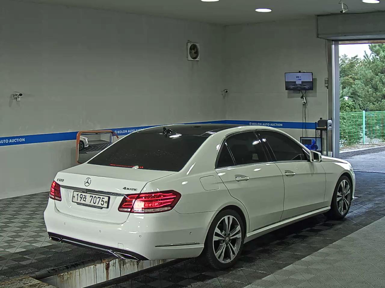 مرسيدس بنز E Class (4Th Gen) E300 فورماتيك Avantgarde 2014 4MATIC