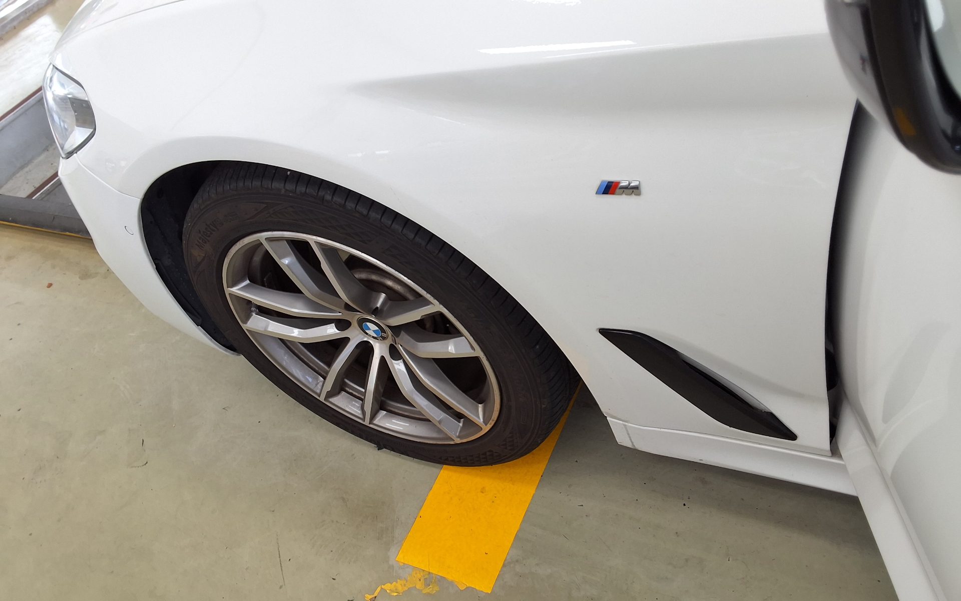 بي إم دبليو 5 Series (7Th Gen) 520D M Sport Pack 2017 SPORT