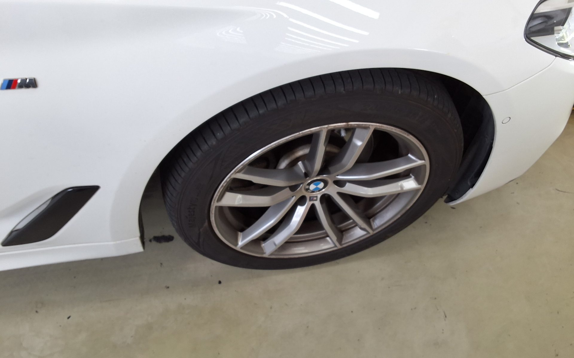بي إم دبليو 5 Series (7Th Gen) 520D M Sport Pack 2017 SPORT