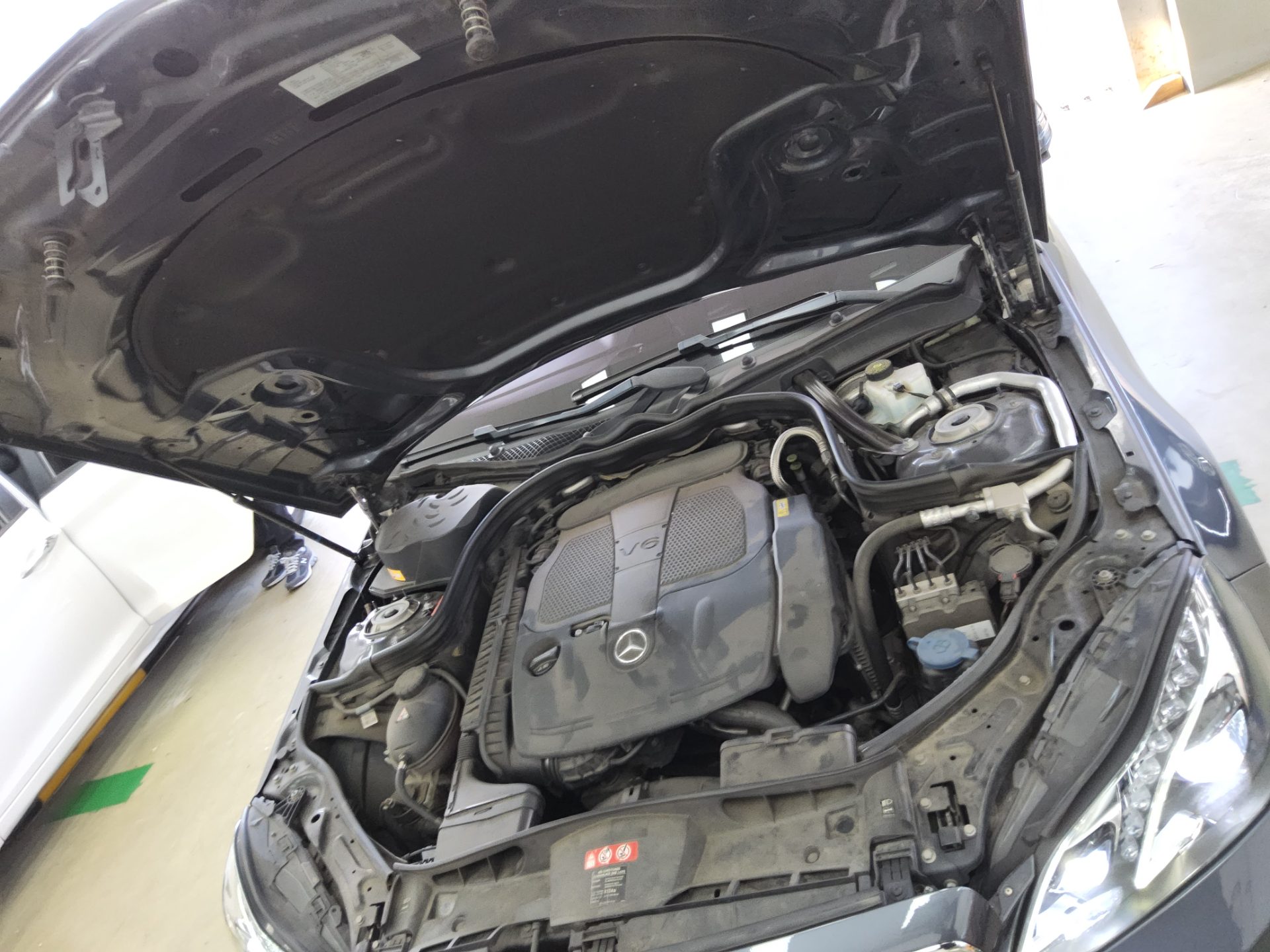 مرسيدس بنز E Class (4Th Gen) E300 فورماتيك Avantgarde 2016 4MATIC