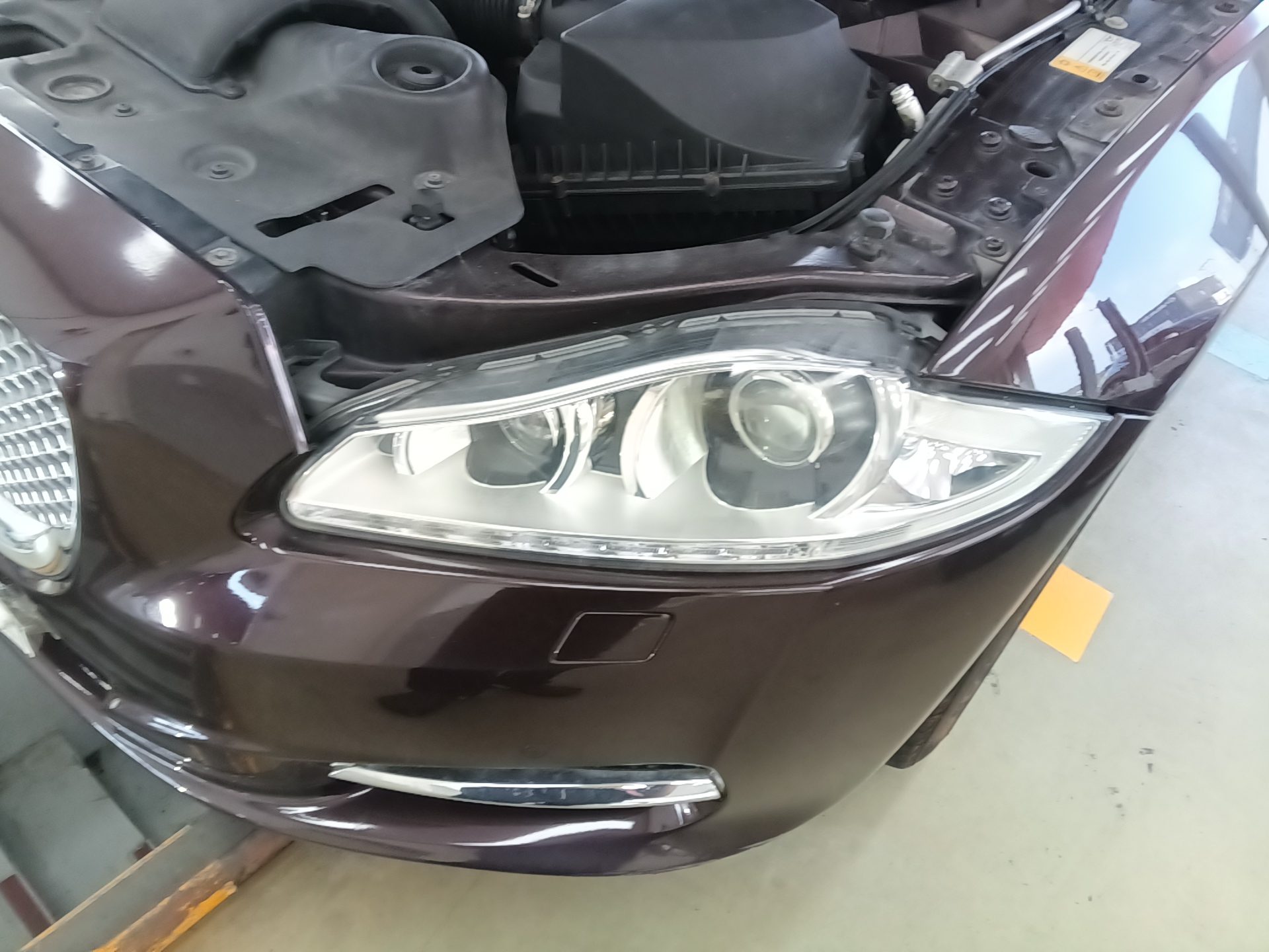 جاكوار Xj (8Th Gen) 5.0 Lwb بريميوم لكجري 2010 بريميوم فاخر